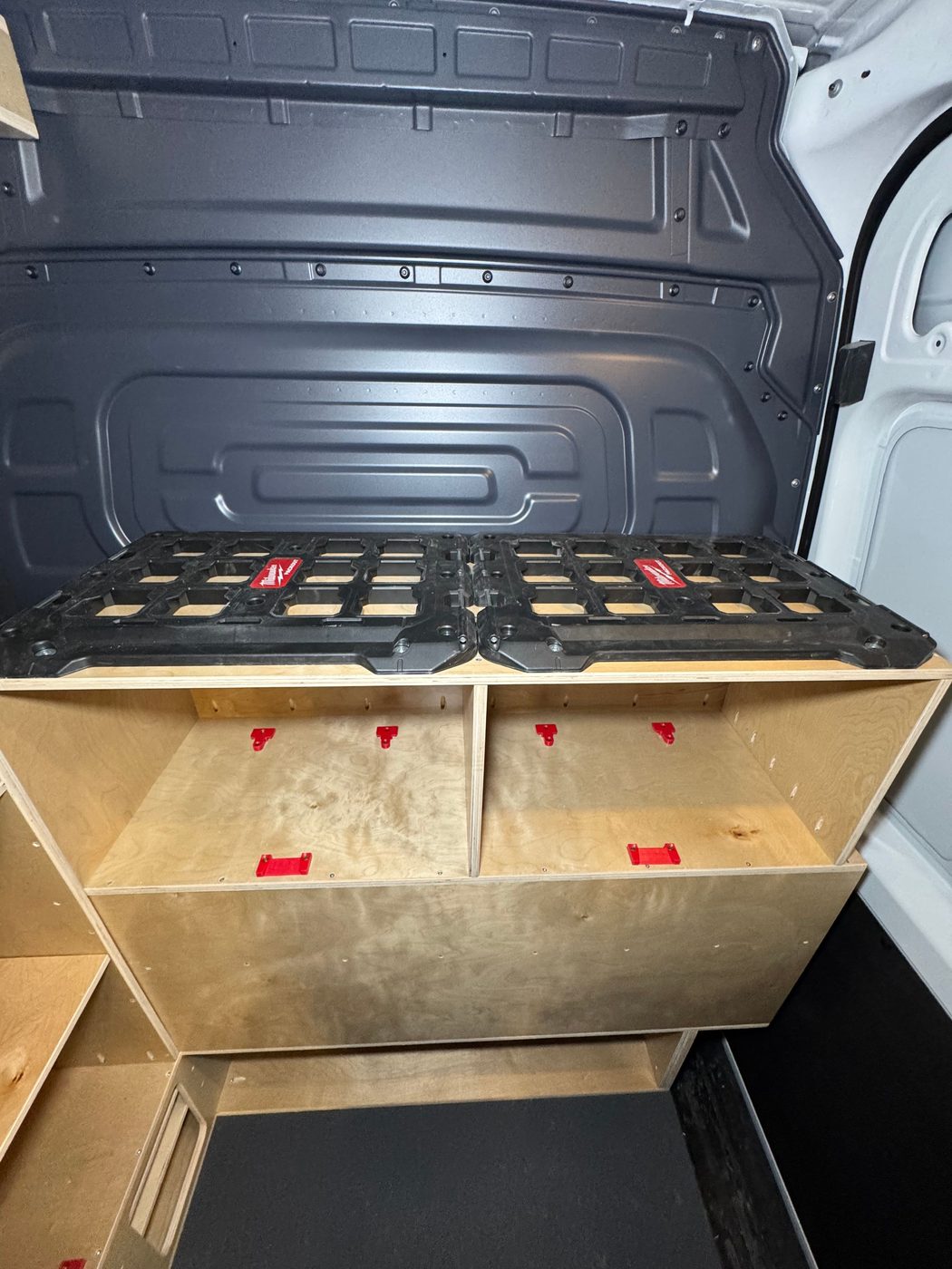 Mercedes Sprinter — Plumbing racking